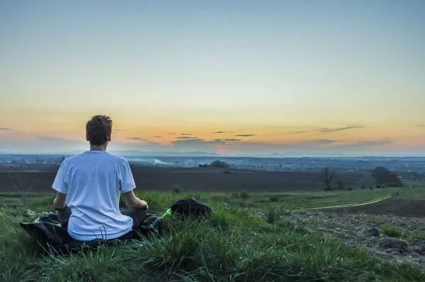 Meditation helps to overcome stage-fright when singing