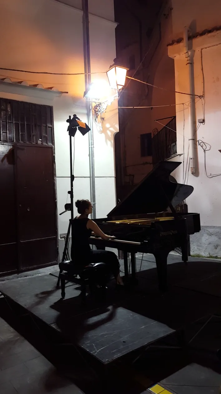 Victoria June C. — Piano — photo 3