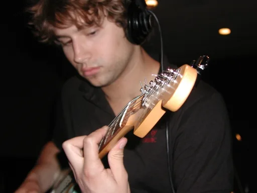 Aaron S. — Guitar — photo 2