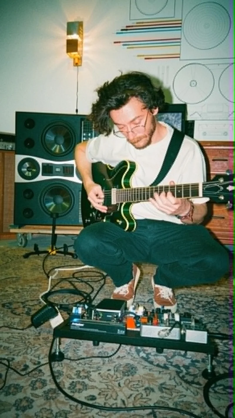 Cedric E. — Electric Guitar — photo 3
