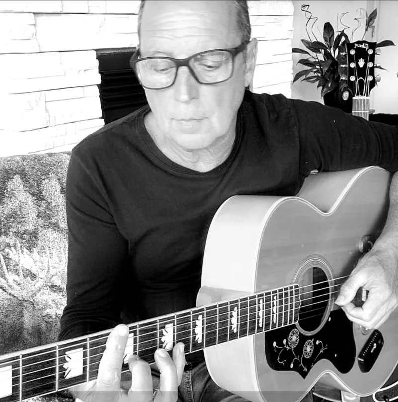 Yves S. — Guitar — photo 1
