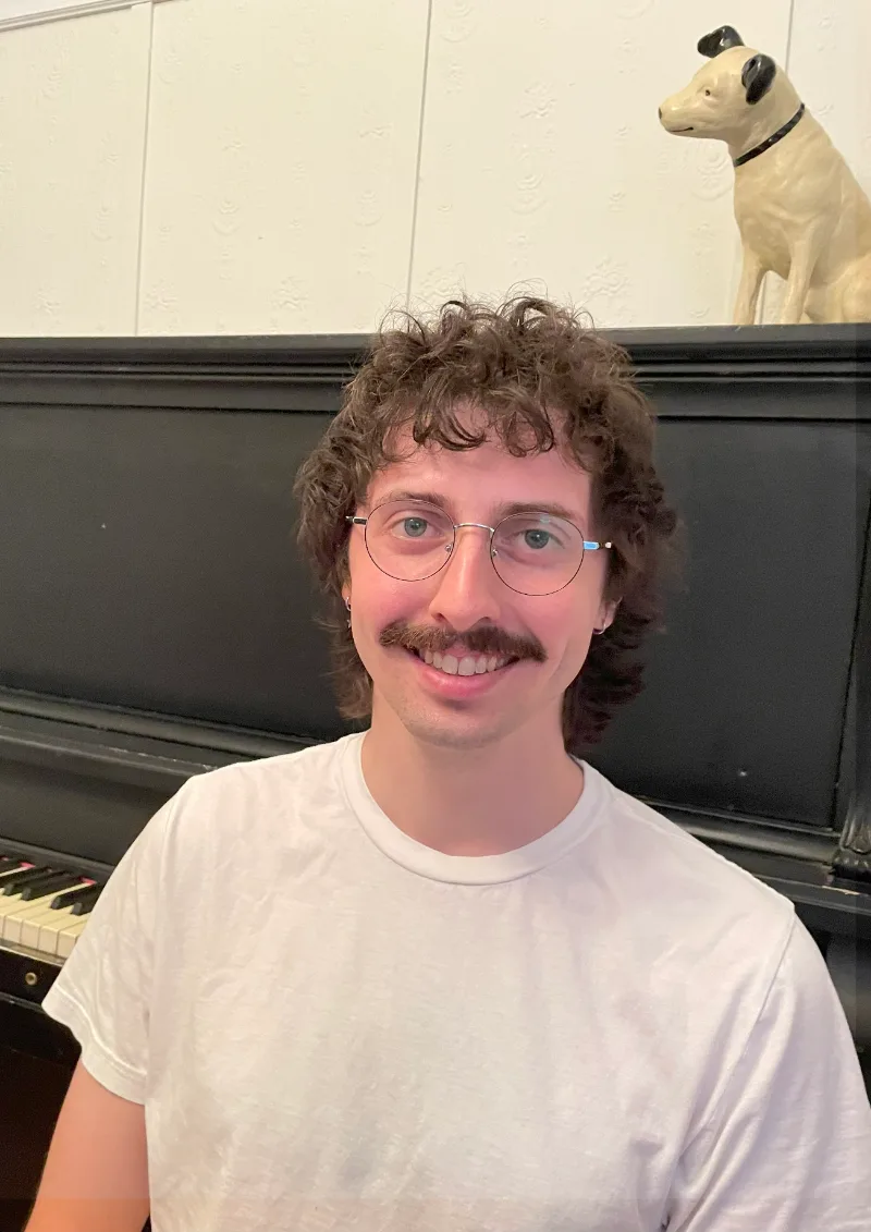 Max L. — piano — photo 1