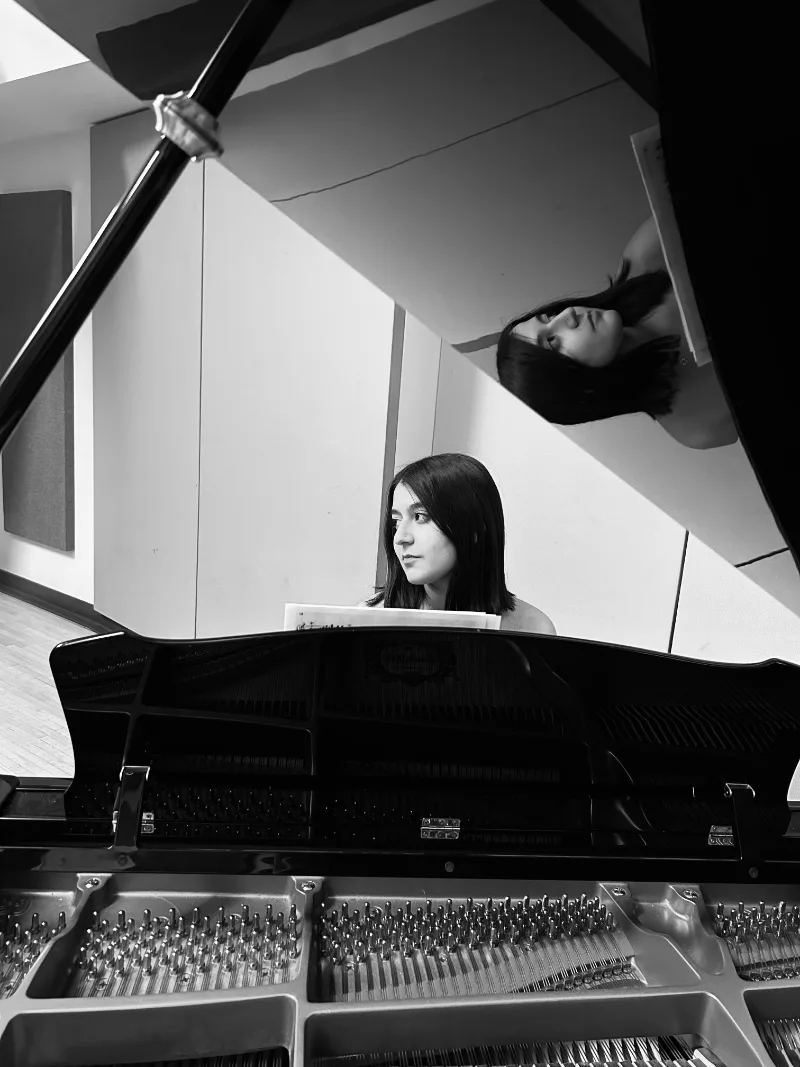 Parinaz S. — Piano — photo 1