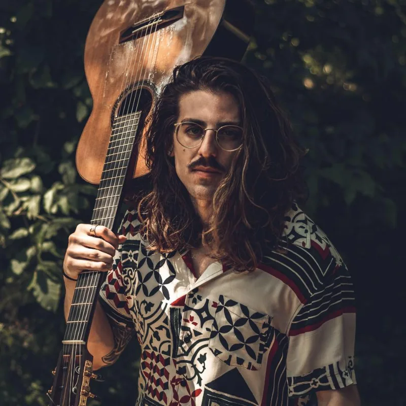 Emmanuel Jacob L. — Guitar — photo 1