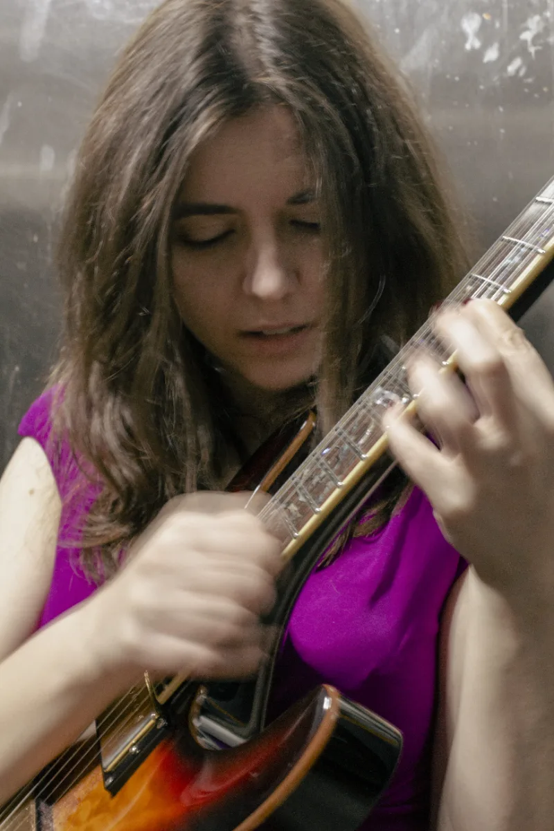 Sophie S. — Guitar — photo 1