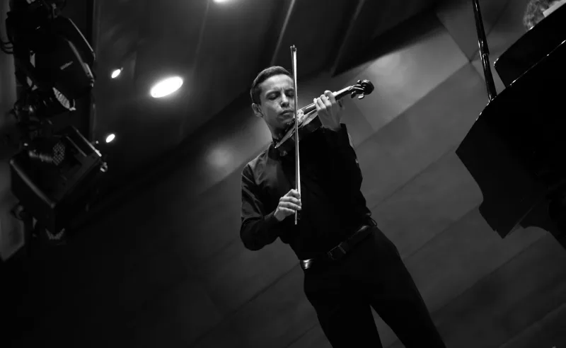 Humberto R. — Violin — photo 1