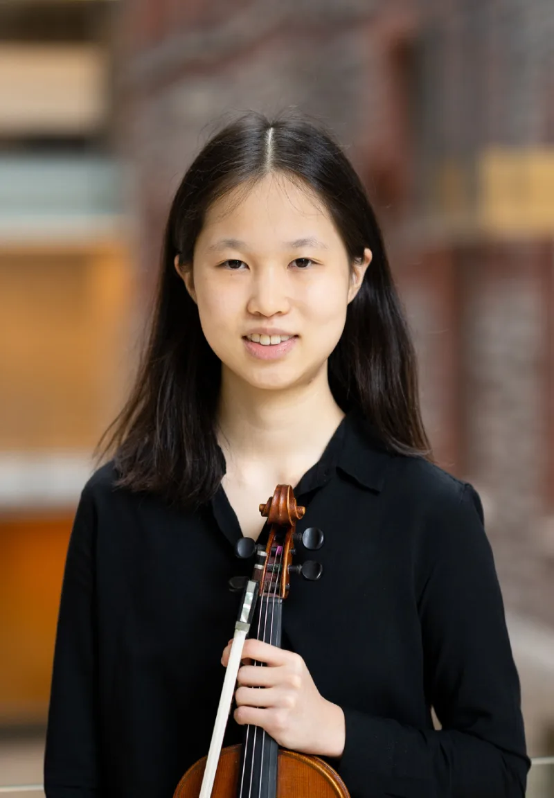 Juliana C. — Violin — photo 1