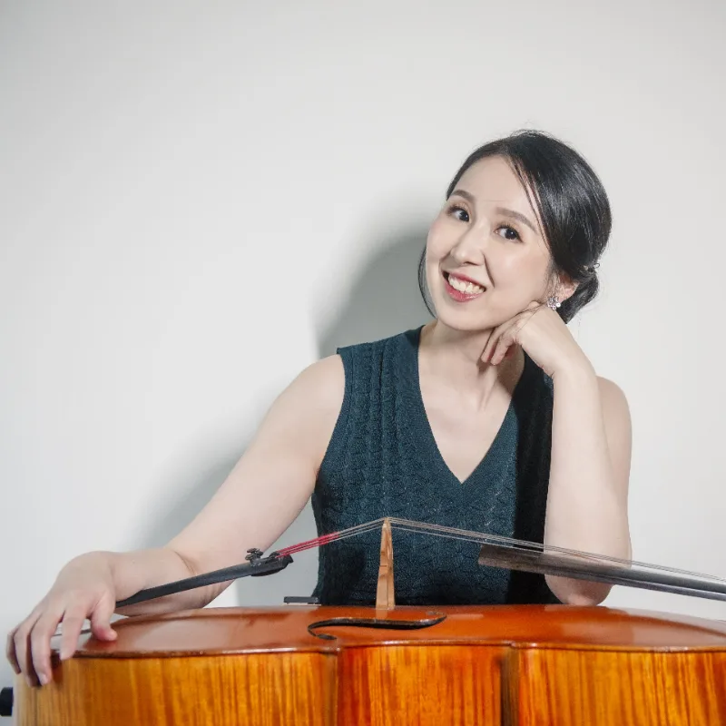 Dr. Jenny C. — Cello — photo 1