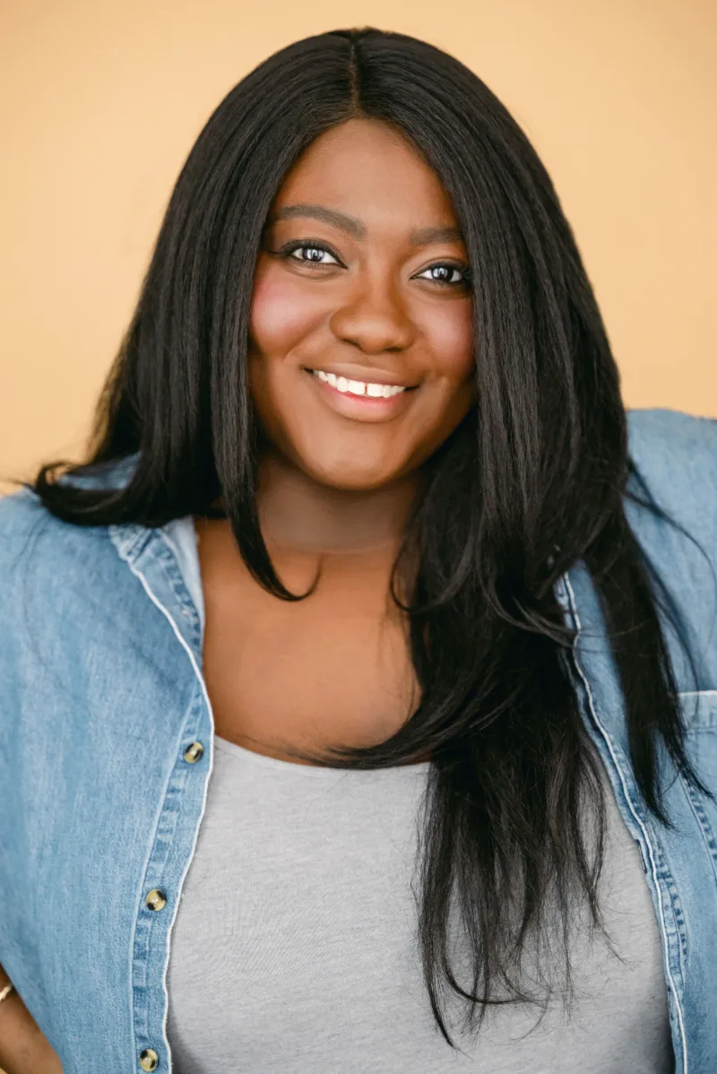 Desiree B. — Singing — photo 1