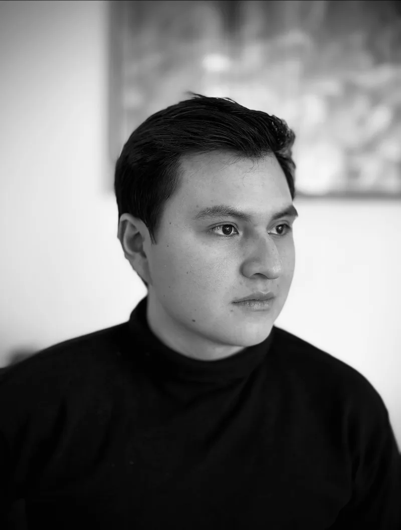 Mariano R. — Guitar — photo 1