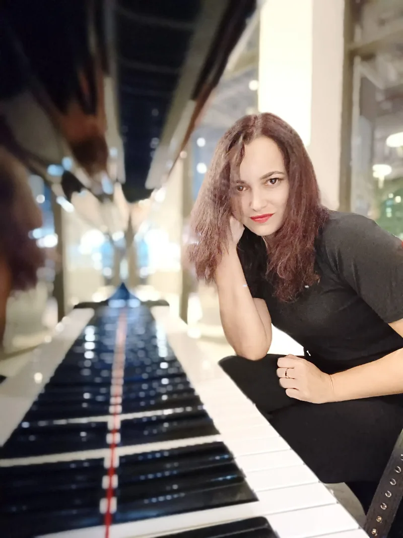 Alona M. — Piano — photo 1