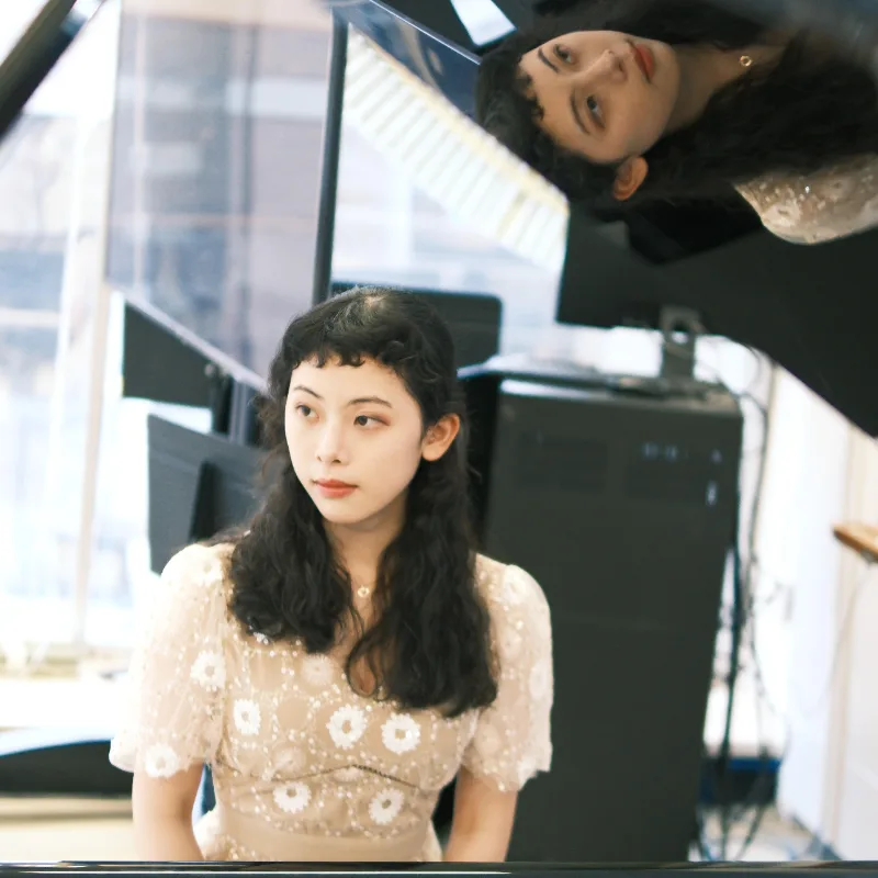 Yin Y. — Piano — photo 1