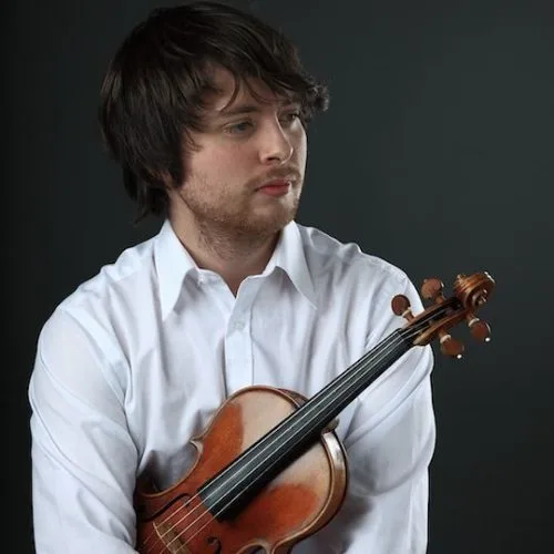 Leslie T. — Violin — photo 1
