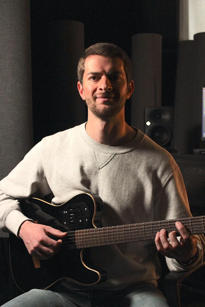 José A. — Guitar — photo 1
