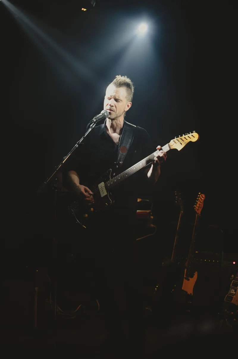 Denis F. — Guitar — photo 1