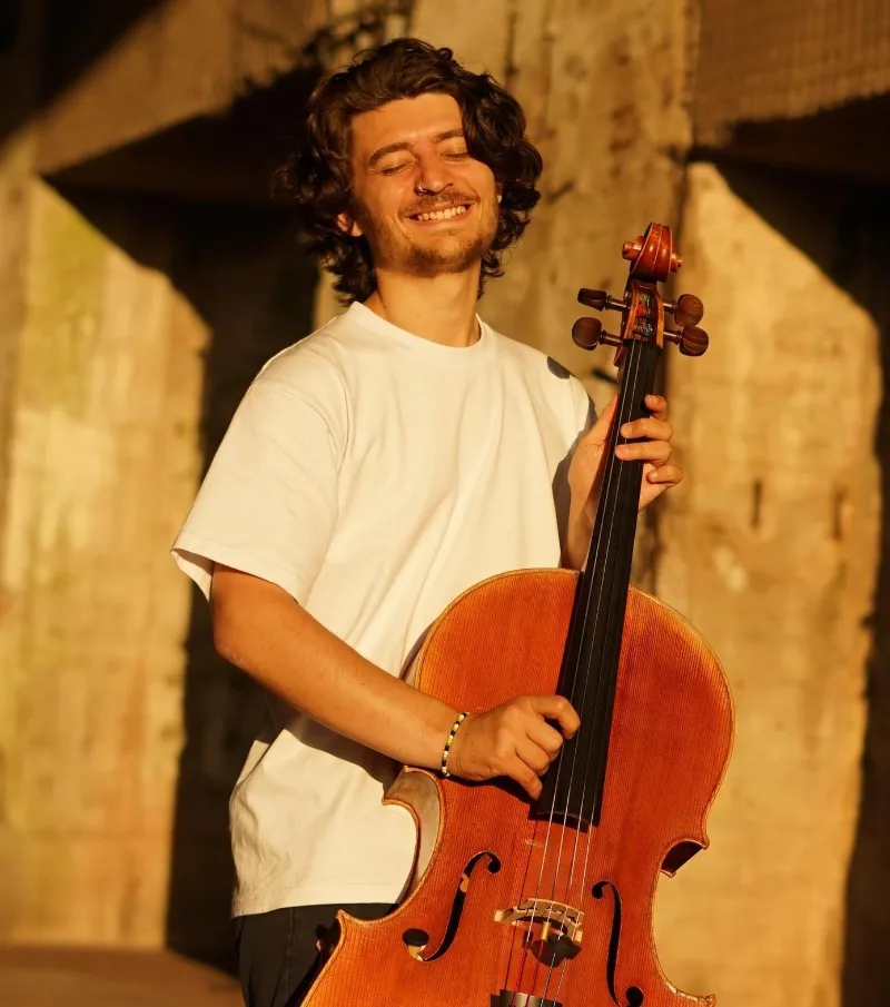 Sidony D. — Cello — photo 1