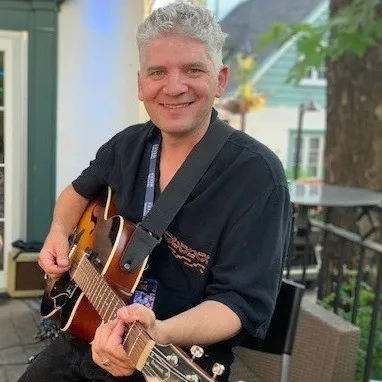 Martin H. — Guitar — photo 1