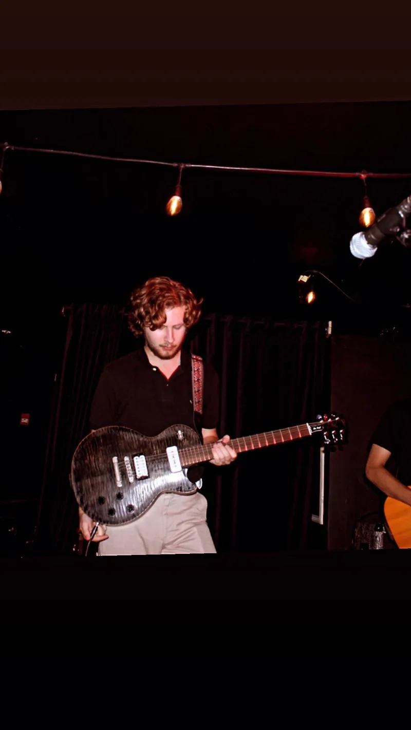 Evan R. — Guitar — photo 1