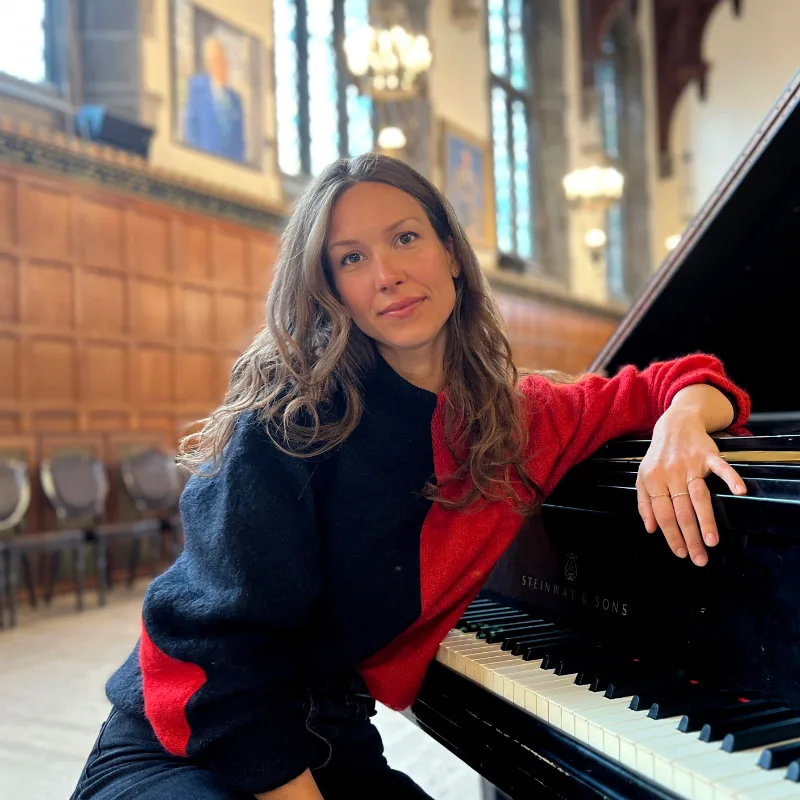 Nina P. — Piano — photo 1