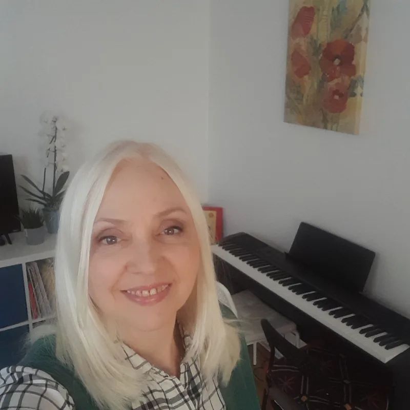 Larysa P. — piano — photo 2